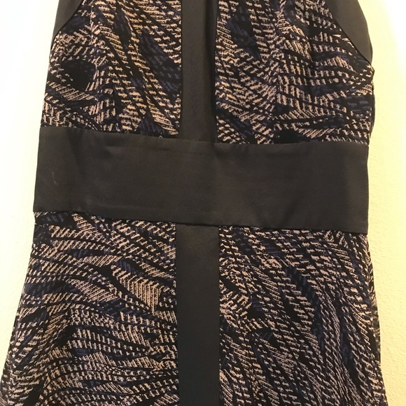 Gorgeous BCBG MaxAzria Size 4 Halter Dress - Picture 3 of 14